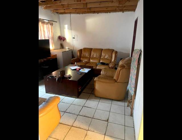 4 BEDROOM HOUSE FOR SALE IN MONISE